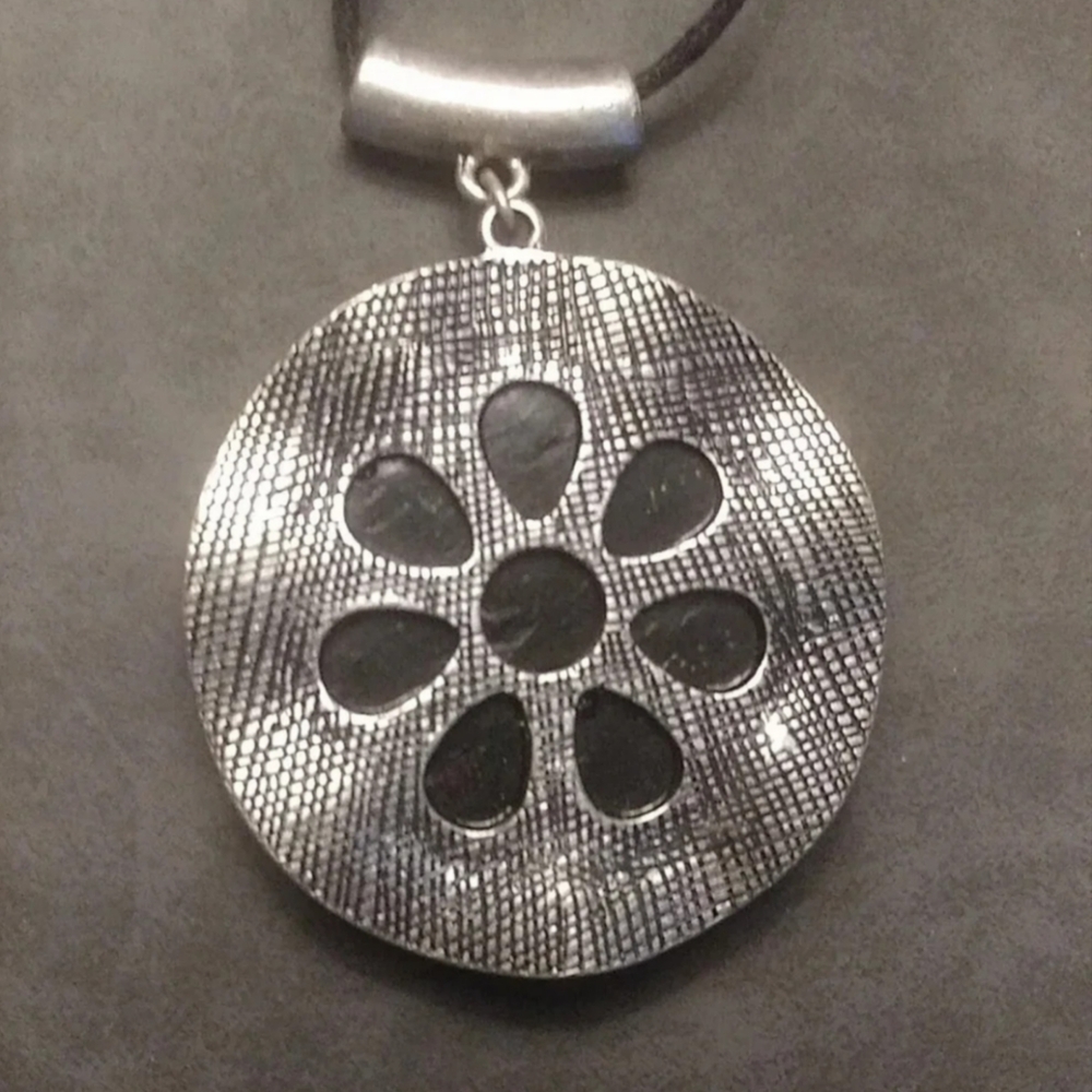 Shell pendant - Picture 4 of 5